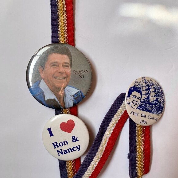 Vintage 1984 84 Ronald Reagan Political Pins on Ribbon I Heart Ron & Nancy Stay - Picture 1 of 7